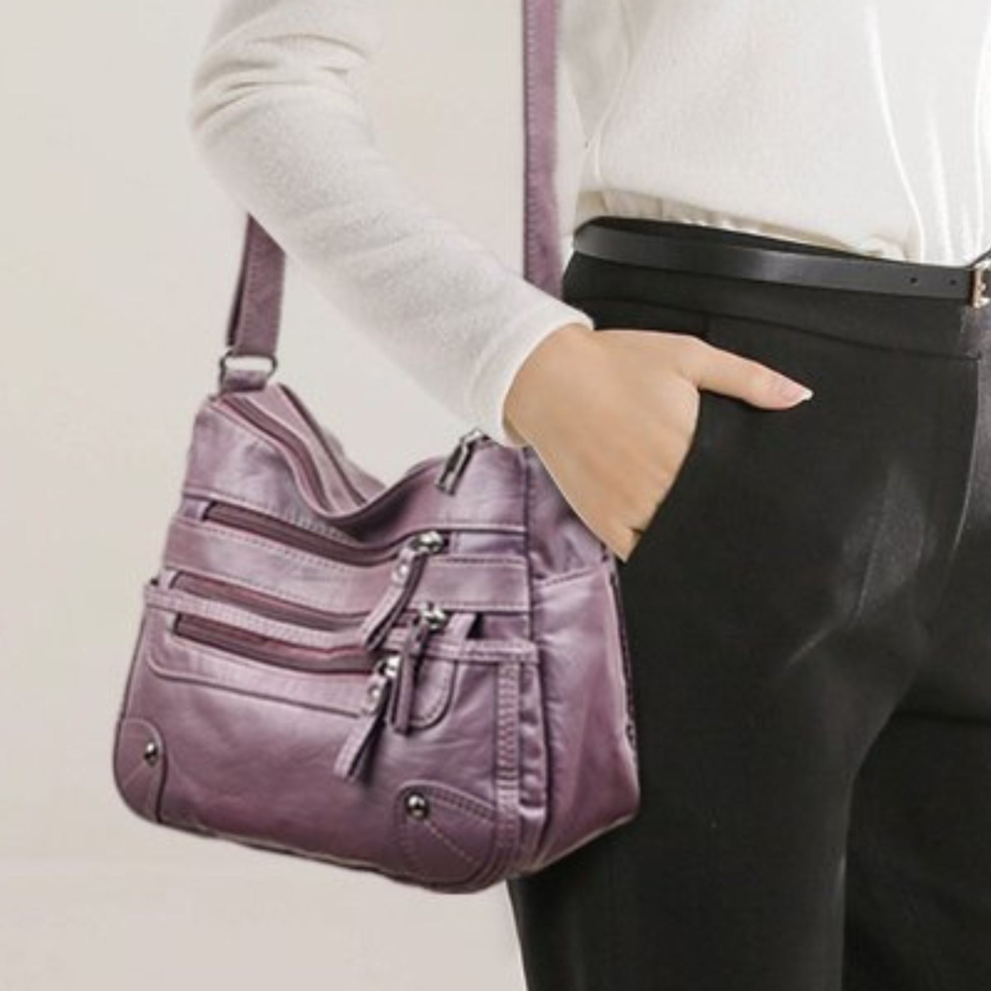 Bolsa Transversal Feminina em Couro Genuino - Stephan