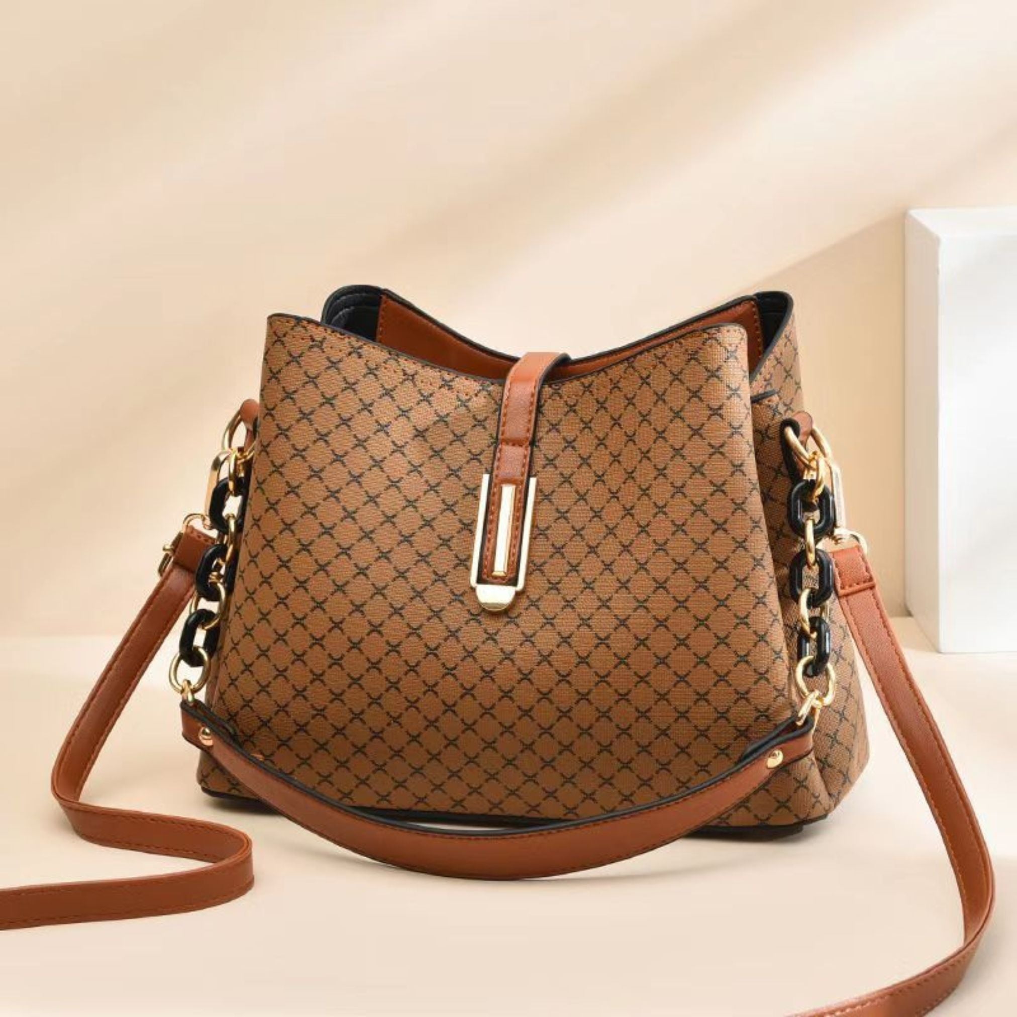 Bolsa Feminina em Couro Genuino - Ayla