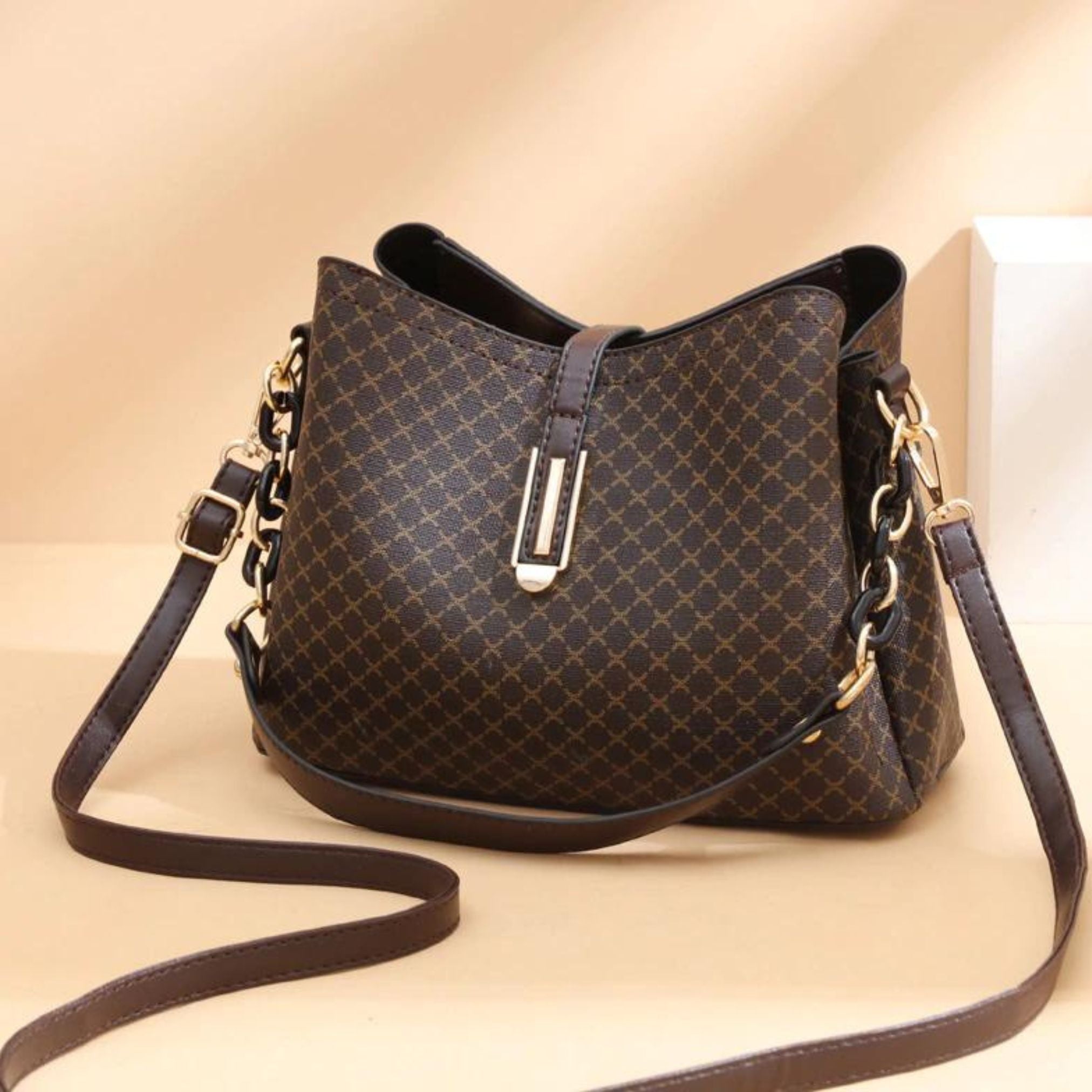 Bolsa Feminina em Couro Genuino - Ayla