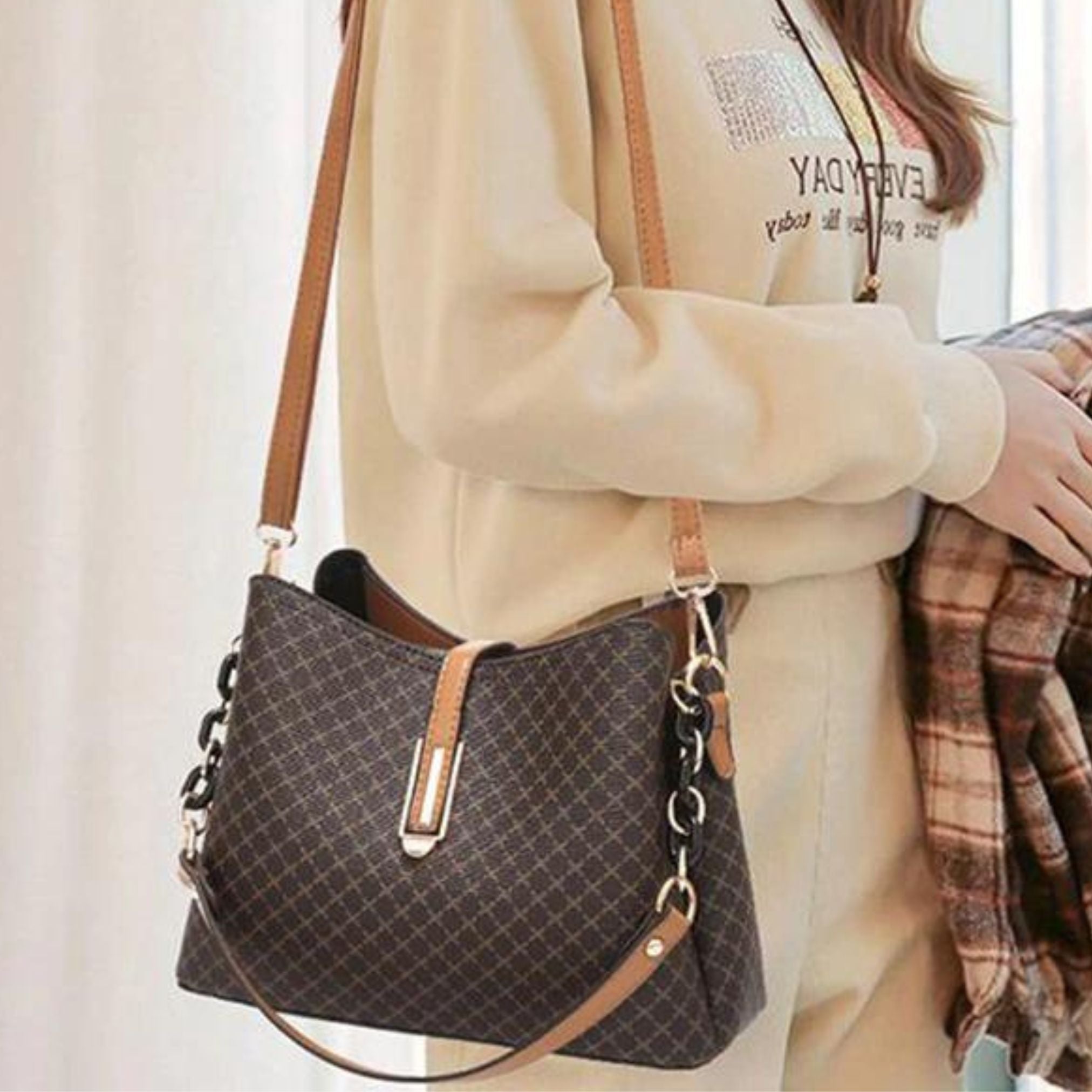 Bolsa Feminina em Couro Genuino - Ayla