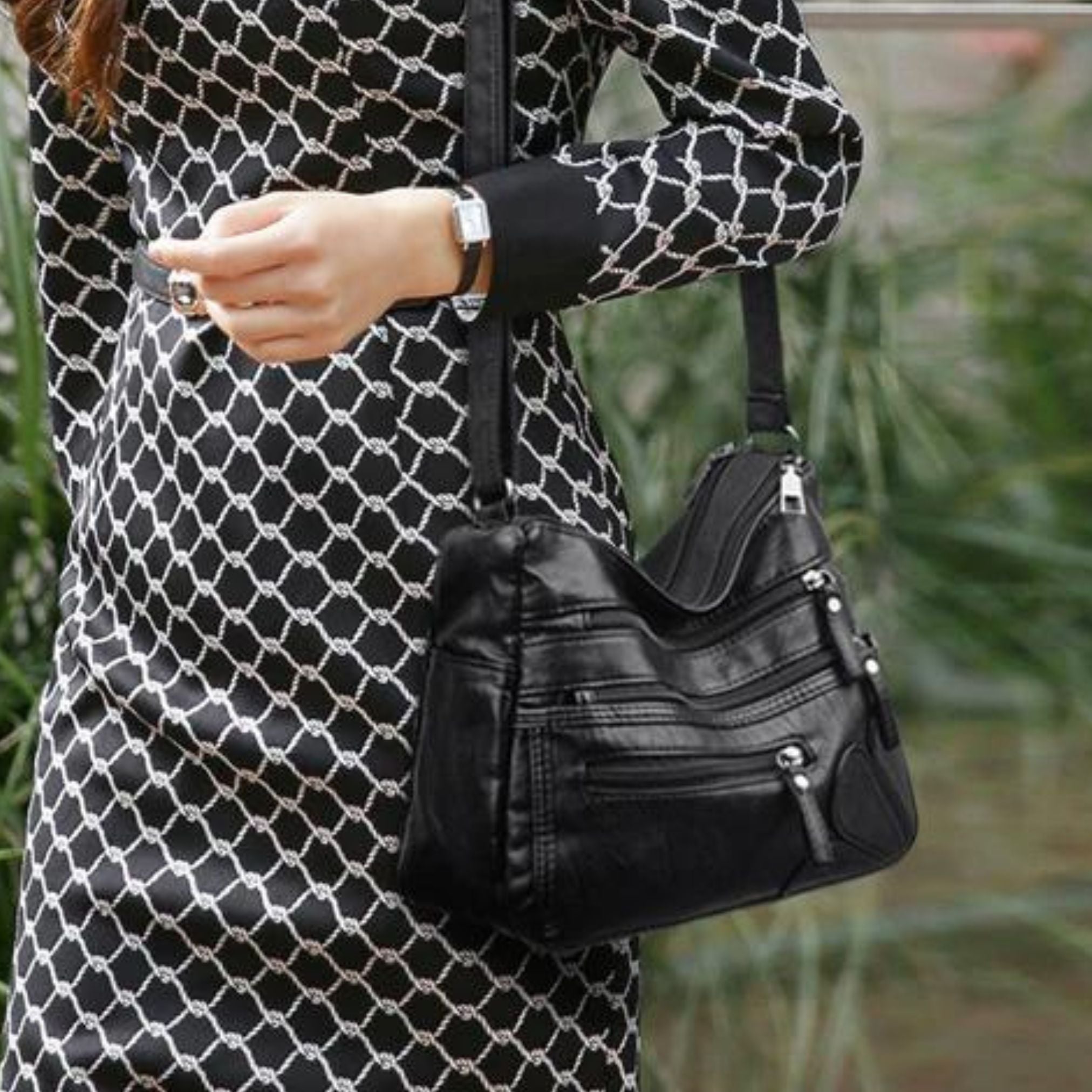 Bolsa Transversal Feminina em Couro Genuino - Stephan