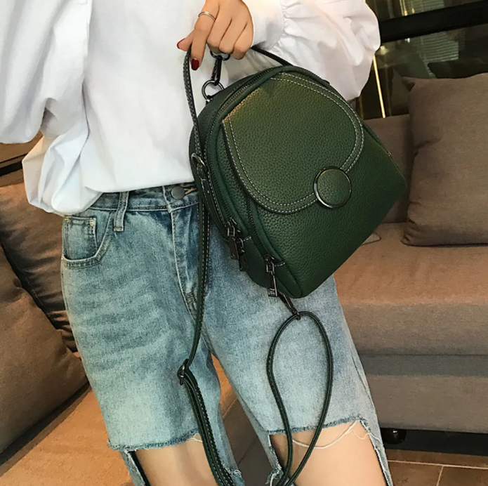 Mochila Feminina em Couro Genuino - Felyciia
