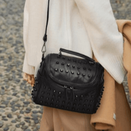 Bolsa Feminina Preta Transversal Spikes