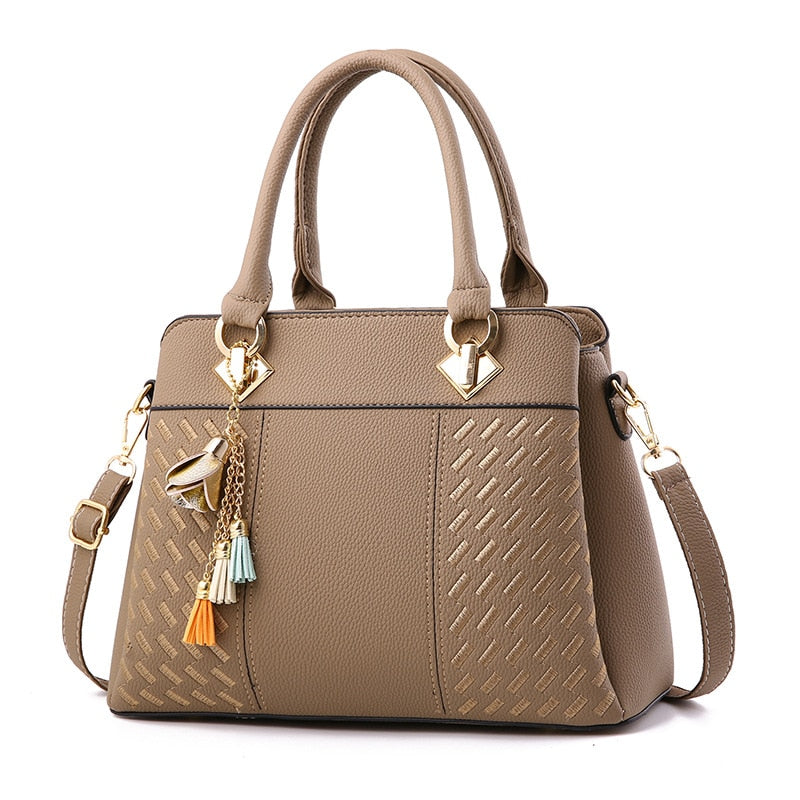 Bolsa Feminina em Couro Genuino - Carolina