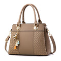 Bolsa Feminina em Couro Genuino - Carolina