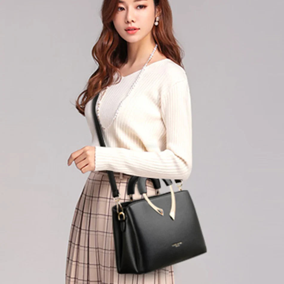 Bolsa Feminina em Couro Genuino - Elegance