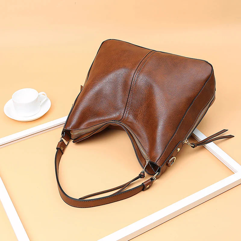 Bolsa Feminina em Couro Genuino - Margie