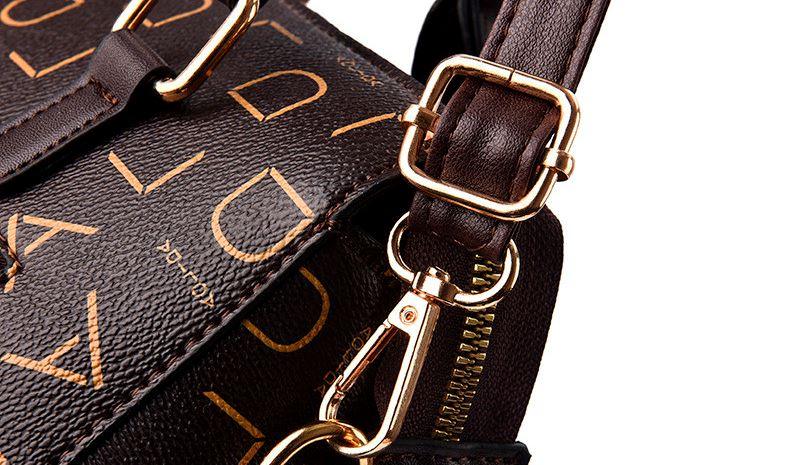 Bolsa Feminina em Couro Genuíno - Luxury + Chaveiro de Brinde