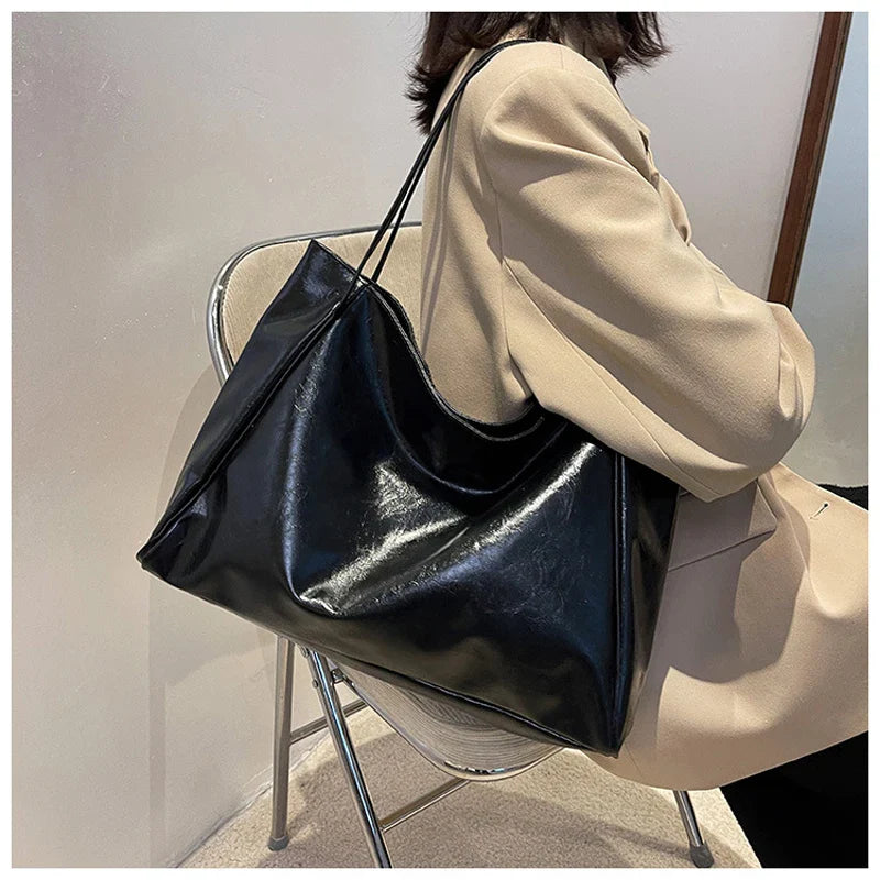 Bolsa Feminina em Couro Genuino - Levy
