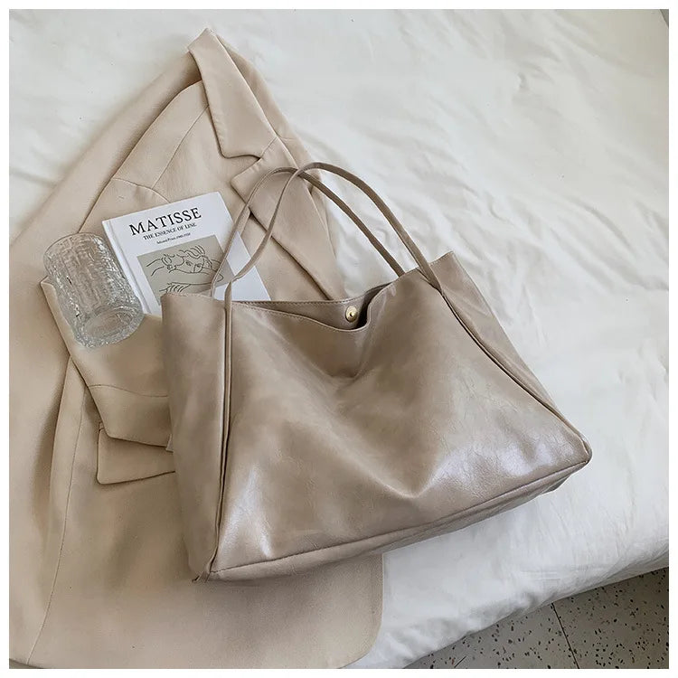 Bolsa Feminina em Couro Genuino - Levy