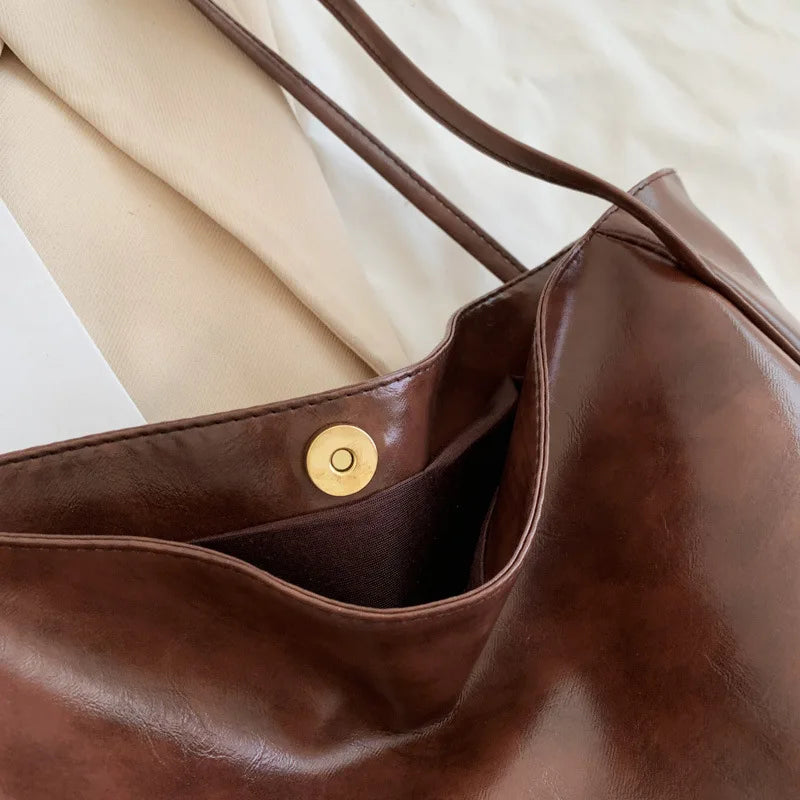 Bolsa Feminina em Couro Genuino - Levy