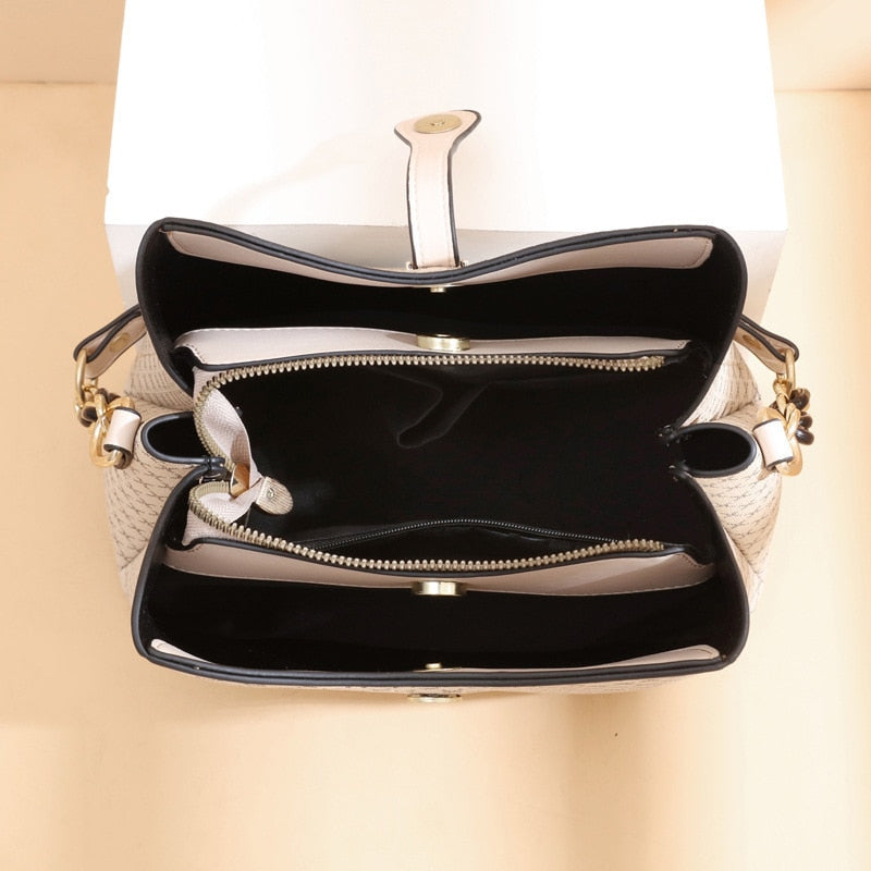 Bolsa Feminina em Couro Genuino - Ayla