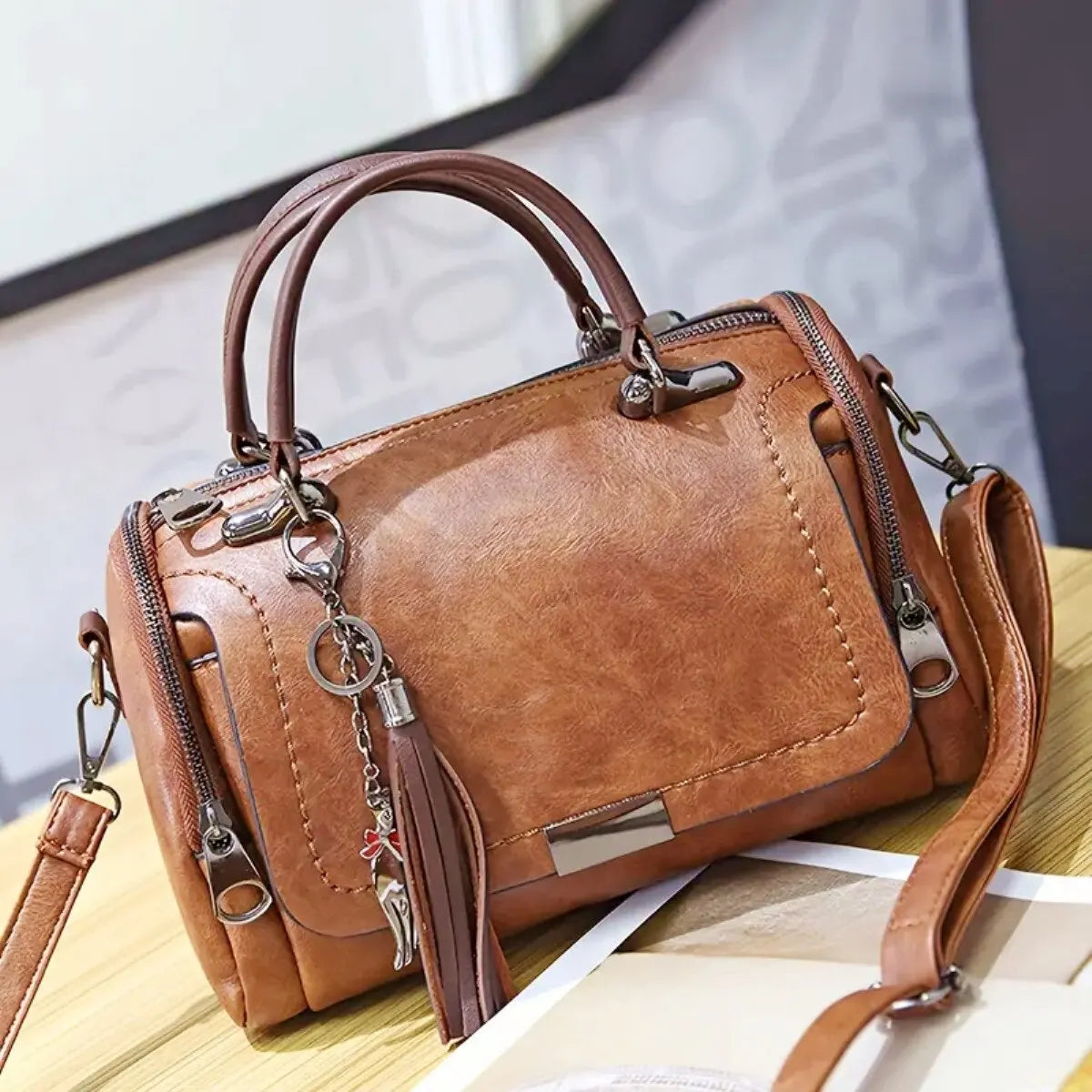 Bolsa Feminina de Couro Genuino - Safira