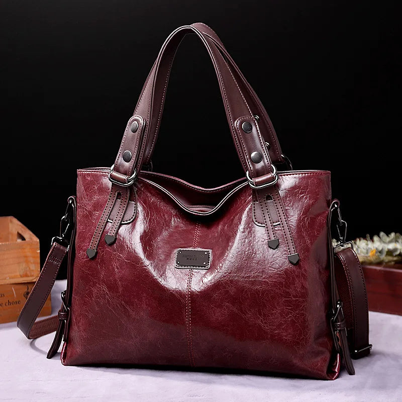 Bolsa Feminina em Couro Genuino - Juvense