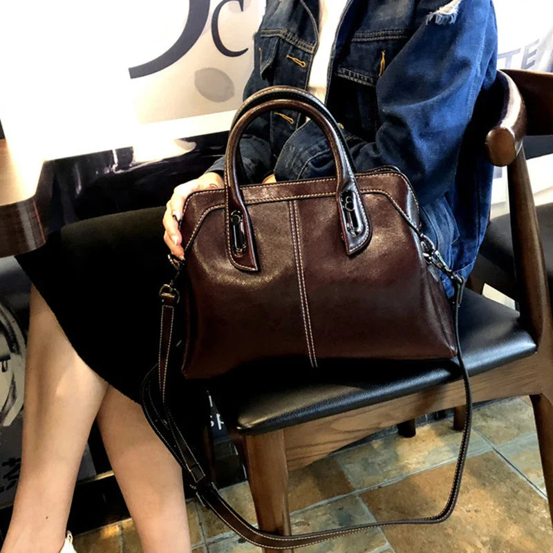 Bolsa Feminina em Couro Genuino - Ane