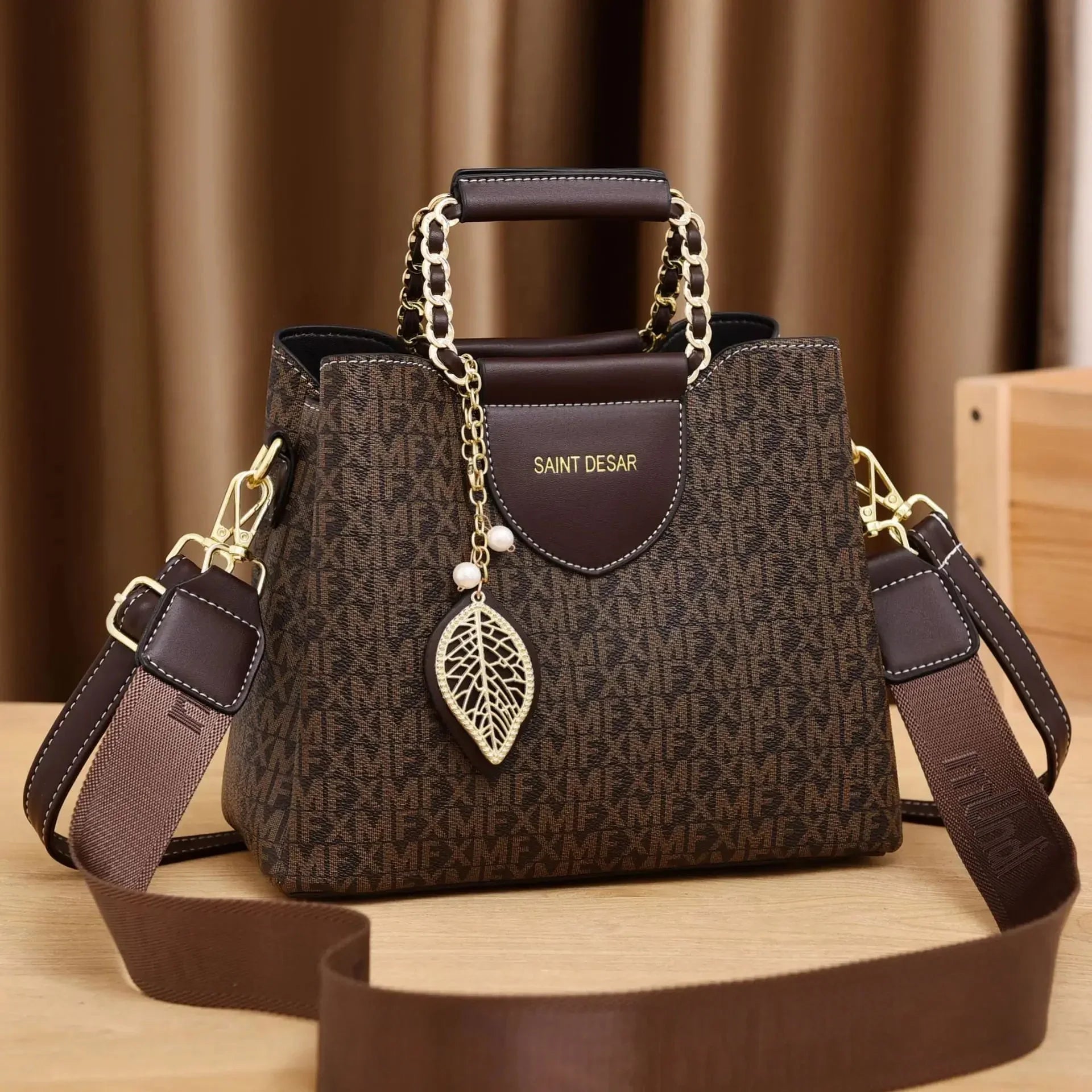 Bolsa Feminina em Couro Genuino - Saint