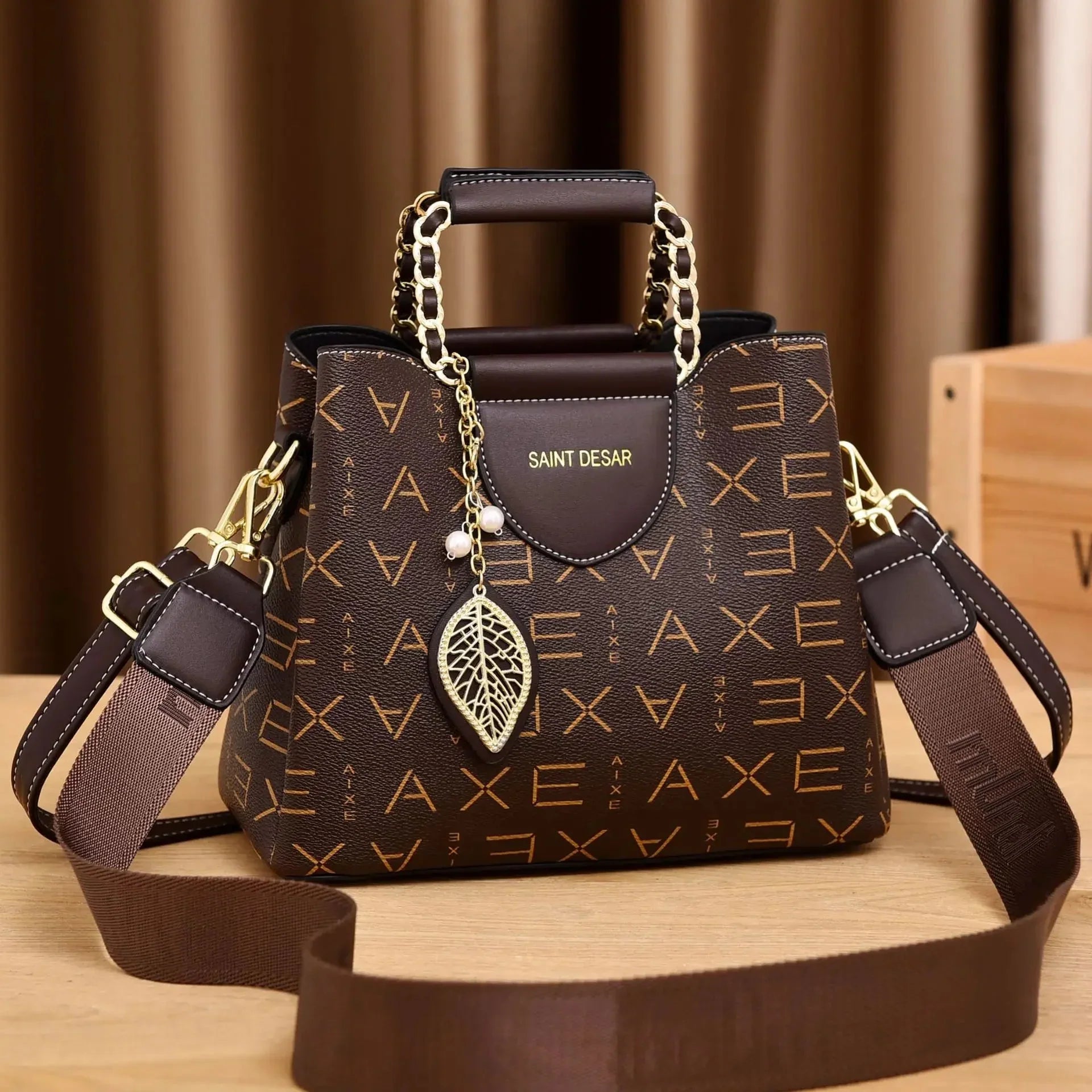Bolsa Feminina em Couro Genuino - Saint