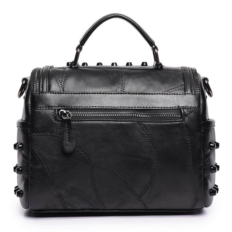 Bolsa Feminina Preta Transversal Spikes