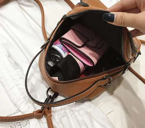 Mochila Feminina em Couro Genuino - Felyciia