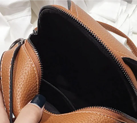 Mochila Feminina em Couro Genuino - Felyciia