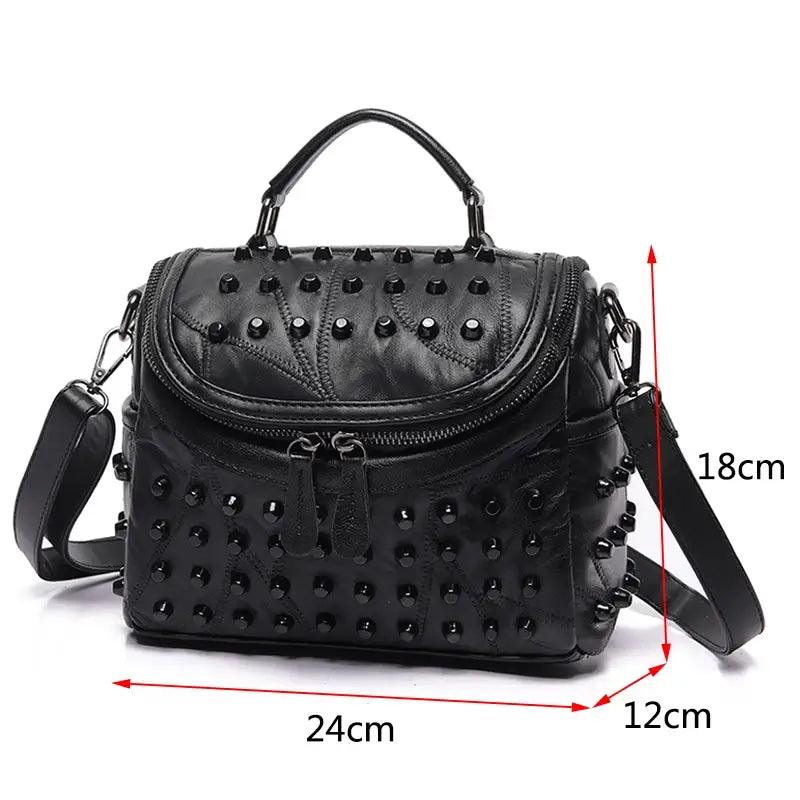 Bolsa Feminina Preta Transversal Spikes